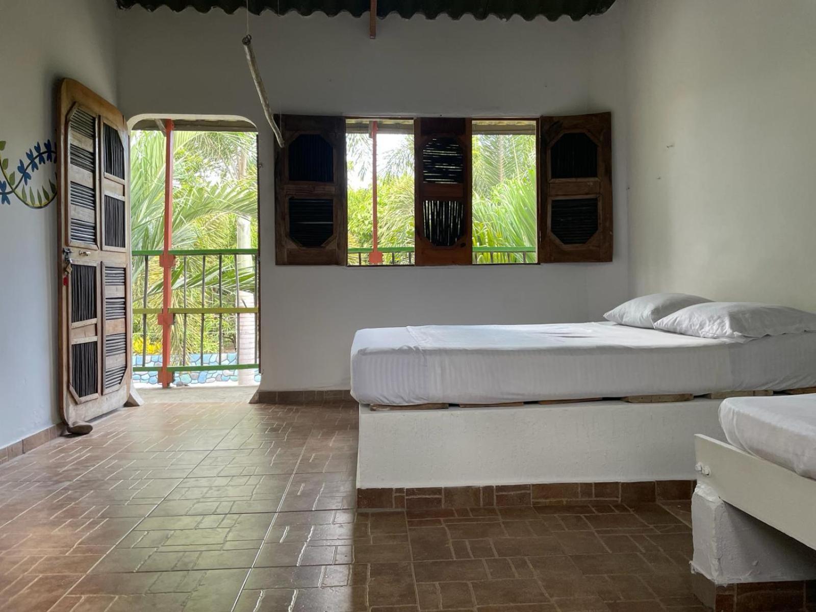 Hostal Luz De Luna Palomino Exterior photo